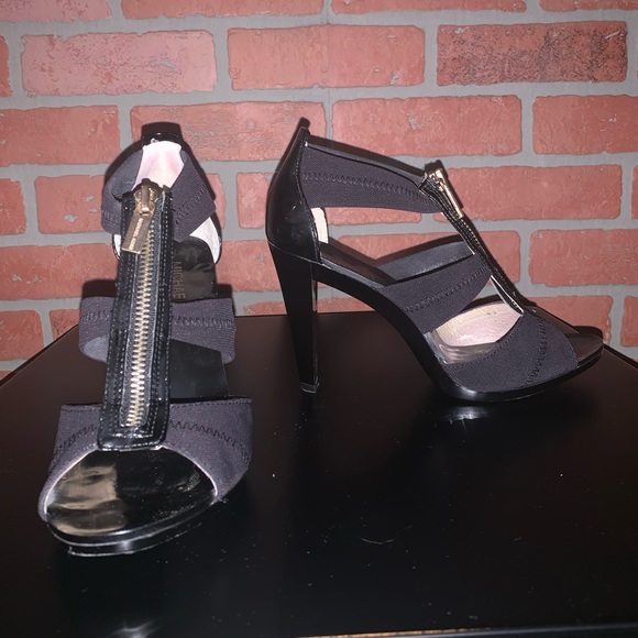 Michael Kors black heels - Picture 1 of 2